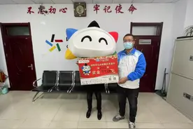 河北邢台774万大奖得主领奖：合买所中 之前每期花504元不中奖图片