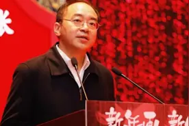 “京官”空降！上海市政府领导班子中唯一的“70后”是他视频封面