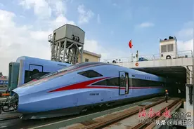 新型动车组登陆海南！预计2月初环岛高铁开跑图片