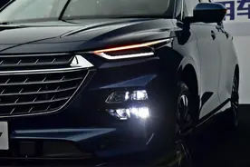 远看似奥德赛，近看是五菱凯捷，搭载1.5T动力平顺又省油图片