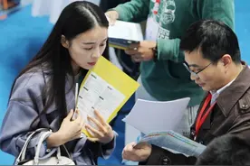 硕士收入明显高于本科的8大专业，不考研真的很吃亏，你会怎么选图片