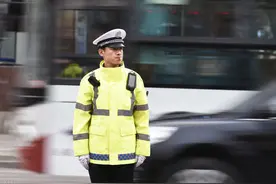 结构化面试真题解析二（交警帮大爷卖鹅，人性执法，你怎么看）图片