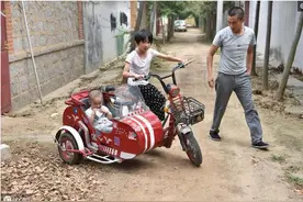 小伙花600元把电动自行车改成“三蹦子”，之前还造过一台拖拉机图片