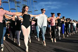 盘点“人海战术”下的吉尼斯世界纪录：中国“万人宴”场面热闹图片