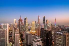 2021广州凤凰浴火，深圳被高房价反噬，广东双雄悬念再起？图片