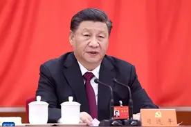 六中全会上的这些细节，让人心潮澎湃图片