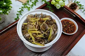 老蛏和它是“天生一对”，简单蒸一蒸就出锅，网友：莆田特色做法图片