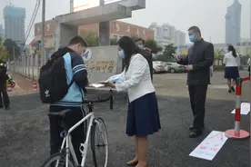开学复课第一天，广西各地学生分批有序入校图片