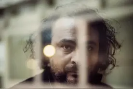 卡德尔·阿提亚(Kader Attia) |“修补与幻肢”图片