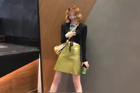 一双“袜子”就能提升时尚感，我来教你怎么穿图片