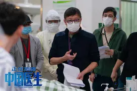 《中国医生》票房破10亿 刘伟强：这是我从影以来最难拍的一部戏图片
