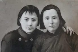 蹇先佛：和姐姐走完长征，丈夫上将姐夫元帅，今104岁身体硬朗图片