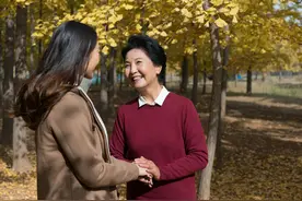 婆婆：你凭什么卖我家的房子？儿媳：这是我买的图片