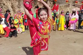 临夏县：秧歌社火练起来 热热闹闹过大年图片