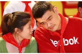 为什么你的女儿加入美籍？面对记者质问，姚明一句话让他哑口无言图片