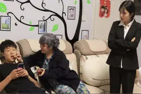 首批“啃老族”已年过半百，如今他们无老可啃的现状，值得警醒图片