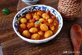 鹌鹑蛋个头小小的，营养大大的，价格亲民还营养，读书娃儿要常吃图片