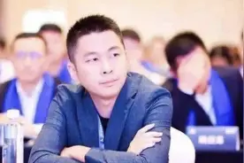 江苏首富之子，接管老爸300亿家产，却无法解决90亿服装库存图片