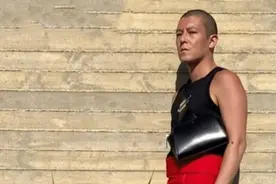 40岁的陈冠希挑战新造型，不愧是曾经的人气男星，气质依旧出色图片