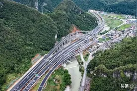 贵州印江至重庆秀山高速公路贵州段建成通车图片