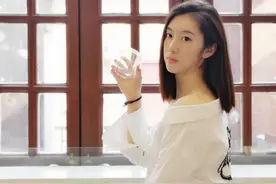 惊喜连连！中国女排又一天才美少女横空出世，球好人靓接班惠若琪图片