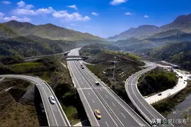 河南省卢氏县：交通美景入画来图片