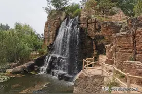 羊山古镇，红色文化与地质景观为一体的景区，可凭一卡通免费入园图片