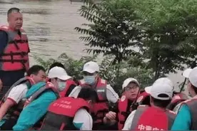 救援人员吐槽韩红王一博，占用动力艇耽误救援，说真话还被粉丝骂图片