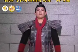 看帅气小哥哥变身真人兵马俑图片