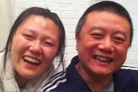 痞子一样的王朔：怼天又怼地，却在女儿婚礼上怂的躲在家喂猫图片