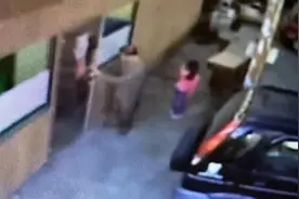 5岁女童在KTV疑遭熟人猥亵，父母直接将嫌犯打死图片