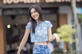 穿T恤时，如何配色？记住“色彩穿搭”模板，搭配师私藏干货分享图片