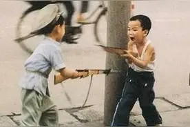 白岩松致敬80后：错过了"所有机遇"却赶上了"计划生育",辛苦了图片