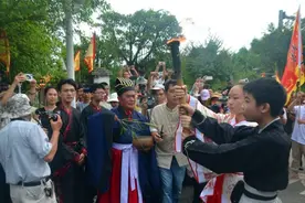 昨天，钦江古龙窑举行点火仪式，百年龙窑薪火再燃图片