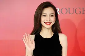 杨颖越来越省布料了，穿丝绒无袖装侧腰挖空，"露"得真高级图片