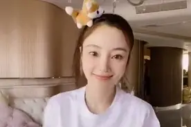李小璐大秀舞姿身后疑现贾乃亮身影，网友纷纷点评支持复合图片