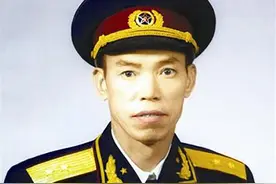 万岁军军长梁兴初，建国后成大军区司令员，临终前却留下一大遗憾图片