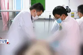 “没有呼吸、没有心跳！”耄耋老人身受重创，医生全力抢救，与死神赛跑，永不放弃图片