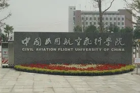 中国面积最大的大学，面积是故宫2倍，校内俊男靓女成群？图片