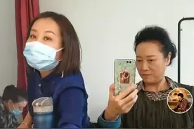 王丽云收工获头发花白男等候，身份引猜测，前夫车晓彤已重组家庭图片