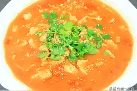 家常菜番茄肉片，简单地煮一煮，肉片鲜嫩，汤汁酸爽，夏天开胃菜图片