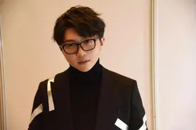 毛不易催泪献唱被淘汰，写给去世母亲的歌，最深的是母子羁绊图片