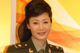 于文华生命中的4个男人，个个才华横溢，有的身价过亿图片