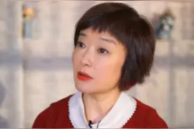 央视主持人王雪纯老太多！面黄肌瘦皱纹瞩目，流产后50岁仍没娃图片