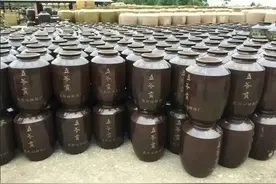 四川陶瓷酒坛酒缸生产厂家定制陶瓷酒坛展示图片