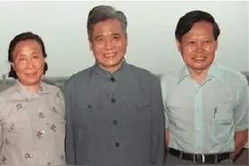1986年，邓稼先说两弹奖金只有20元，杨振宁听后，以为是在开玩笑图片