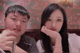 UZI女友又开团！发文表示：没有逼UZI结婚，两年后UZI将回归赛场图片