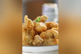菊子教你做脆炸生蚝，外酥内嫩，按照这个比例，酥炸糊轻松调图片