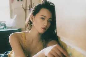 老板要我替他演“老公”图片