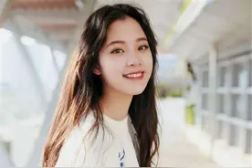 欧阳娜娜三姐妹同框跳舞，生图照星味全无，三张图看清姐妹情谊图片